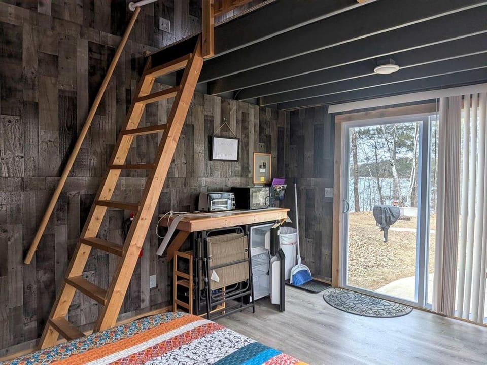 Charming Off-Grid Style Cabin Experience Surrounded by Nature in Walker, Minnesota Cabin in Leech Lake