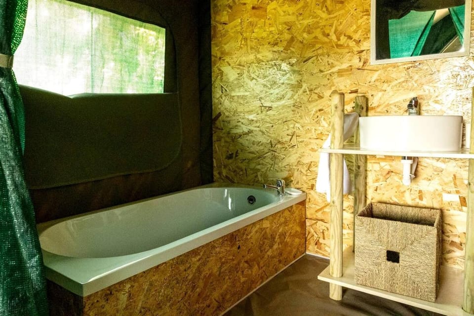 Scenic Safari Glamping with Cávado River Views near Braga in Ventosa, Portugal Luxury tent in Viana do Castelo District, Portugal