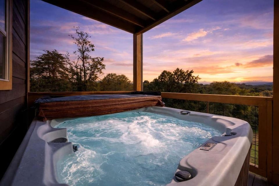 Spacious Mountain Cabin Retreat with Theater, Hot Tub & Fire Pit in Sevierville, Tennessee Cabin in Sevierville
