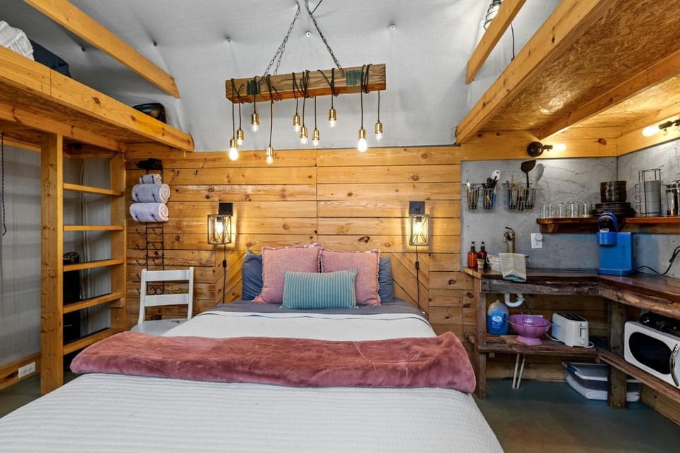 Romantic Tiny House Retreat with Farm Views & Firepit in Newport, Tennessee House in Tennessee