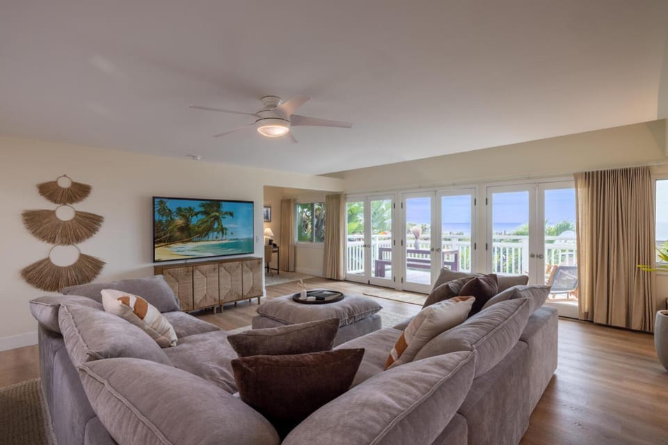 Communal lounge/ TV room, TV and multimedia, Living room