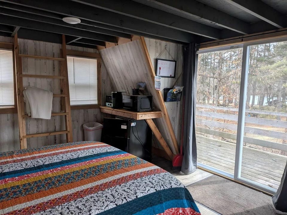 Cozy Woodland Glamping Retreat Surrounded by Nature & Lakes in Walker, Minnesota Chalet in Leech Lake