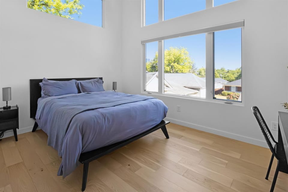 Bed, View (from property/room), Photo of the whole room, Bedroom