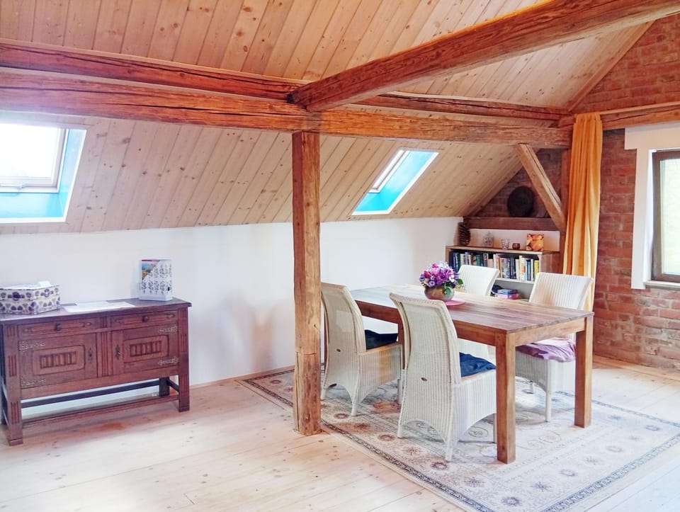 Het kleine huis aan de Tanecnice House in Czechia