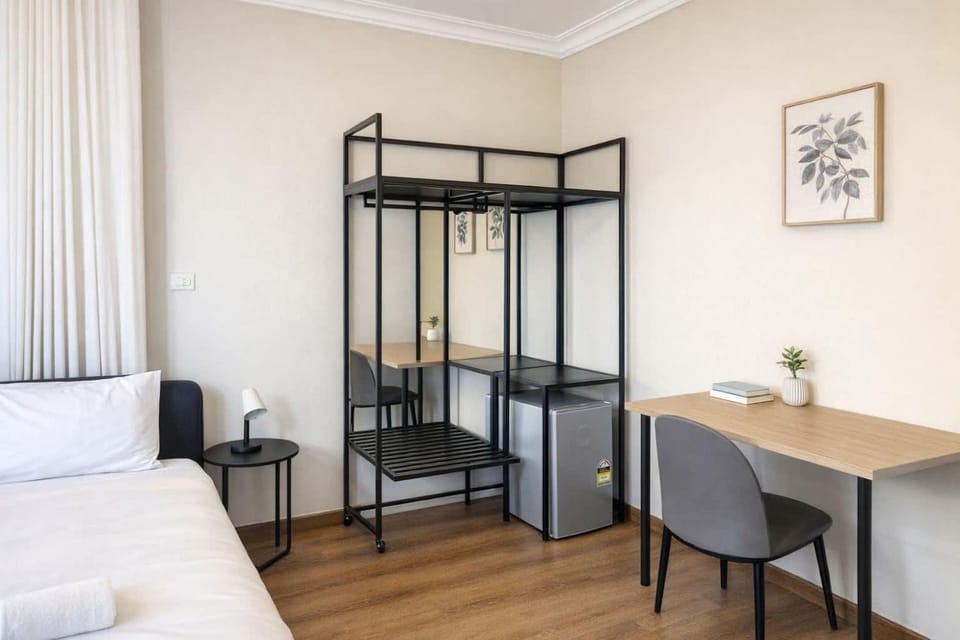 Single Bed - Quiet Greystanes Stay Near M4 with Shared Bathrooms Bed and Breakfast in Sydney