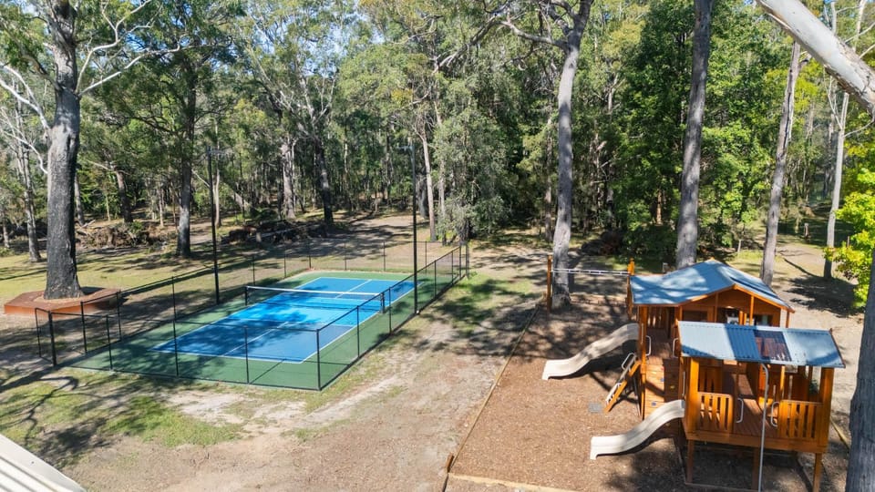 Family Getaway on Farifax House in Woollamia