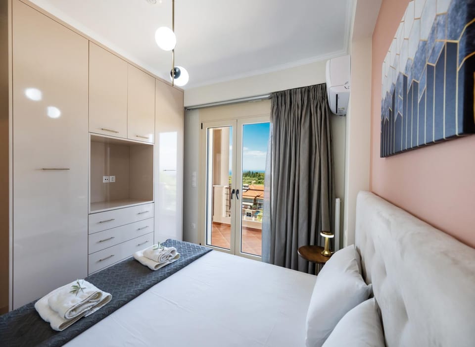 Natural landscape, Balcony/Terrace, Bedroom, Sea view, wardrobe