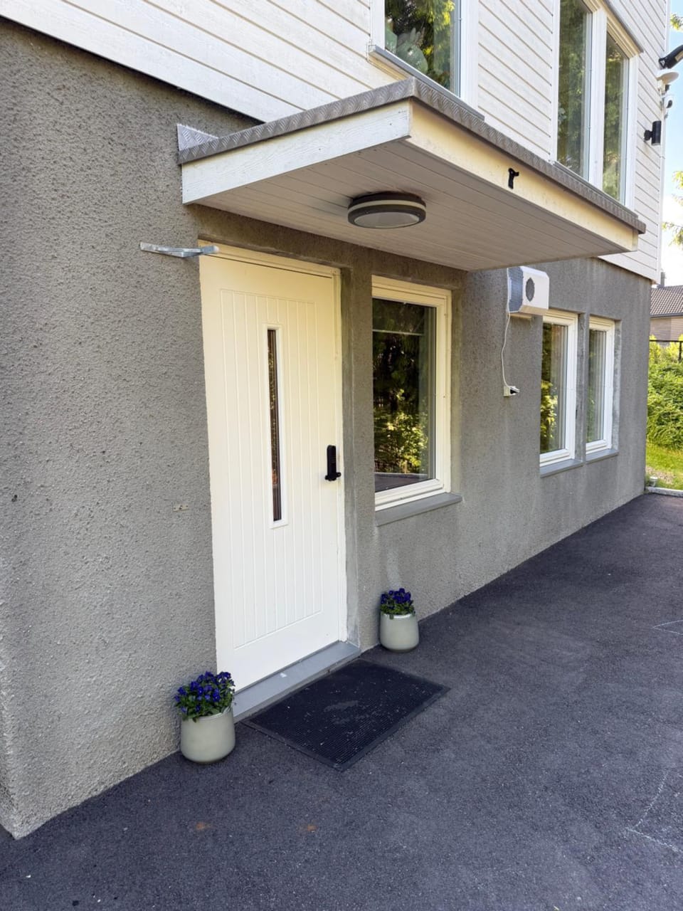 Property building, Facade/entrance