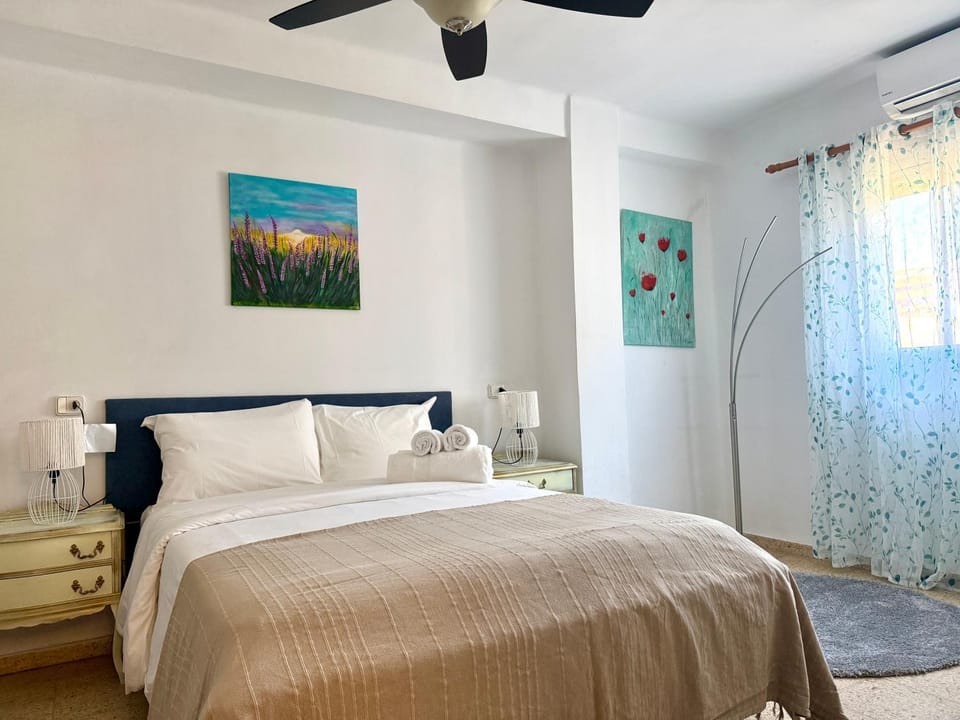 Sunny Patacona Beach Apartment in Valencia