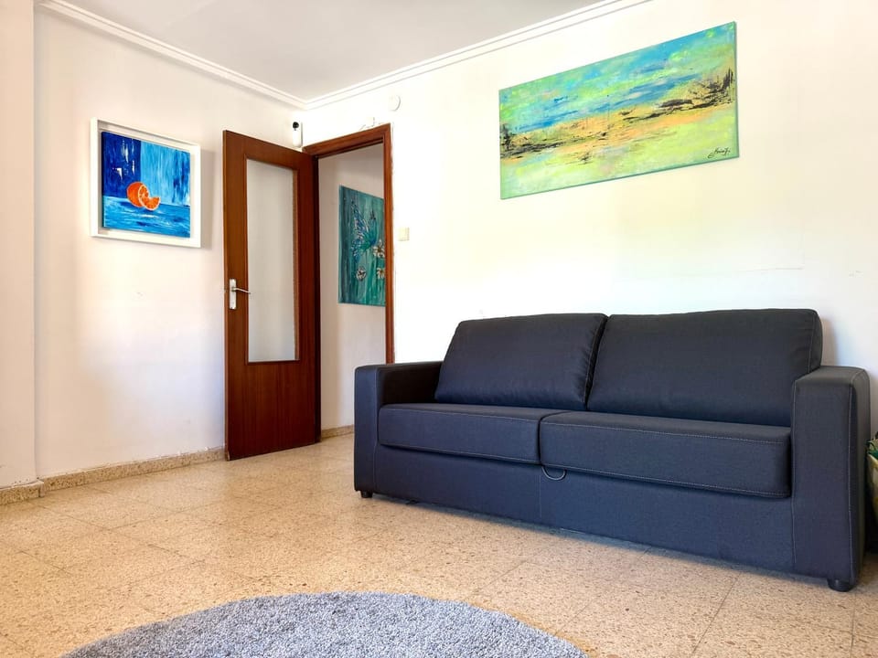 Sunny Patacona Beach Apartment in Valencia