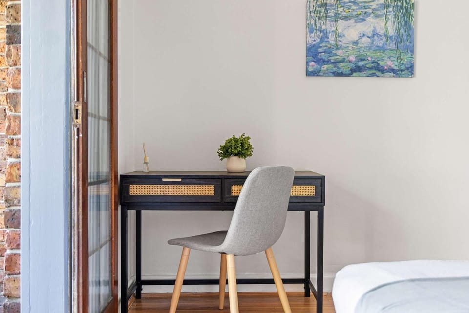 Private Single Room - Conveniently Located with Shared Bathroom Bed and Breakfast in Sydney