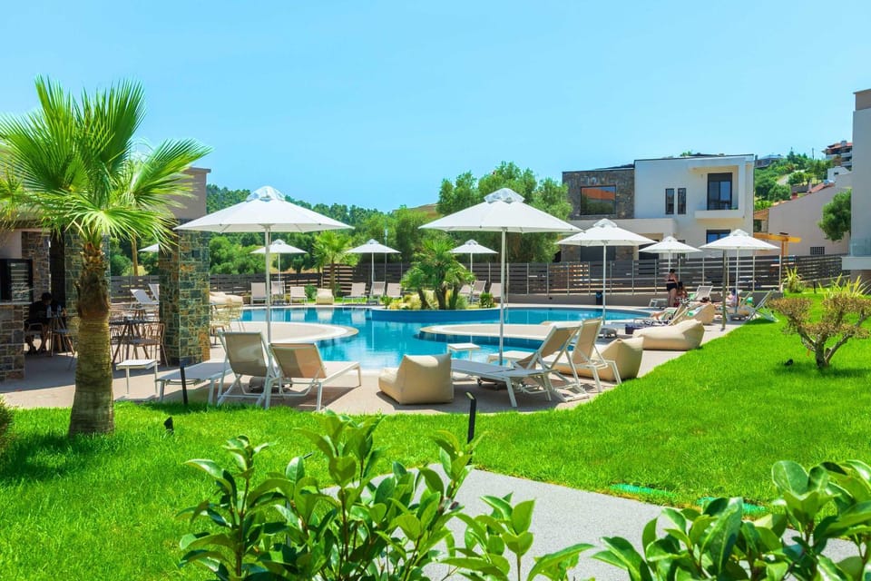 Garden, Swimming pool, sunbed