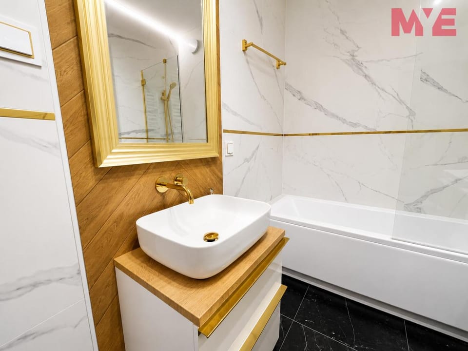 MYE Apartments - Fiber Apartament Księży Młyn - Free Parking, Balkon, FV Apartment in Masovian Voivodeship