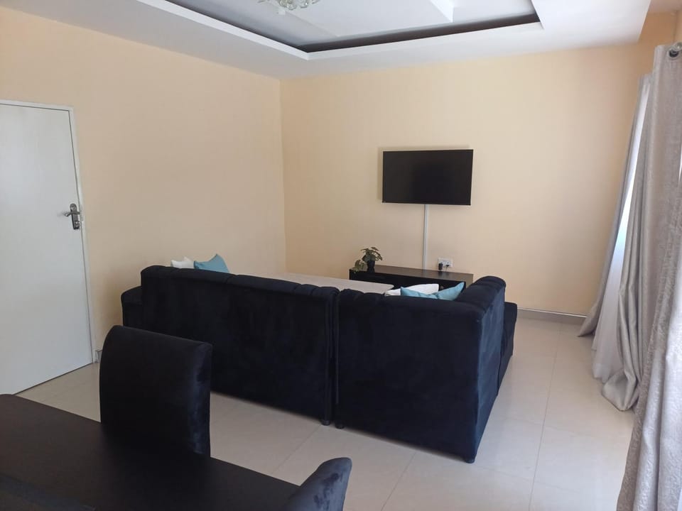 Communal lounge/ TV room, Living room, Seating area