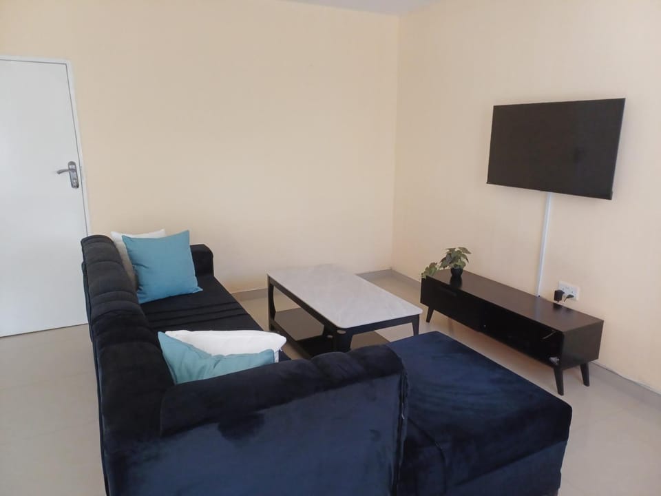 Communal lounge/ TV room, TV and multimedia, Living room, Seating area