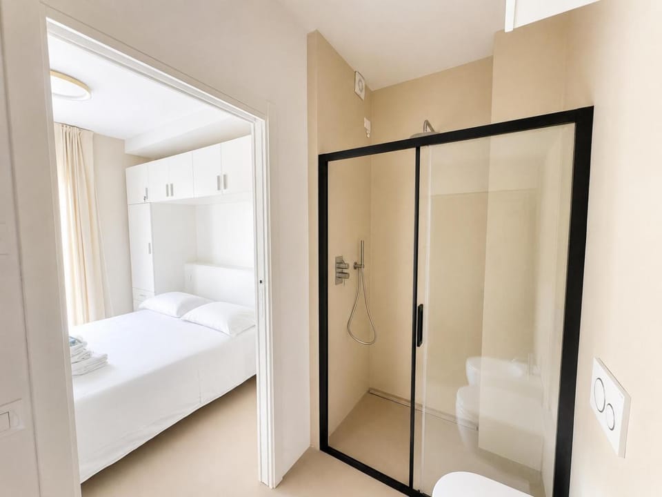 Shower, Bed, Bathroom, Photo of the whole room, Bedroom, towels, wardrobe