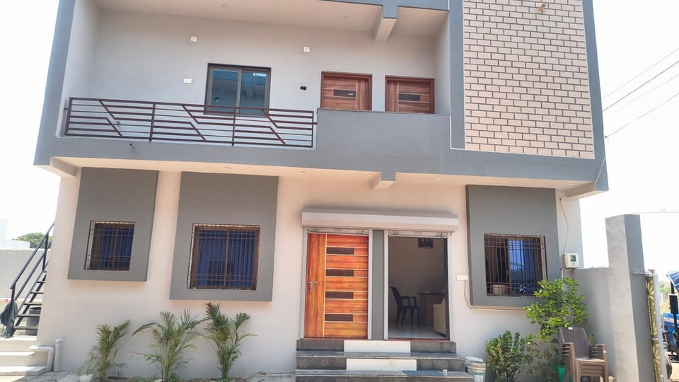 Divyesh Guest House Bed and Breakfast in Gujarat