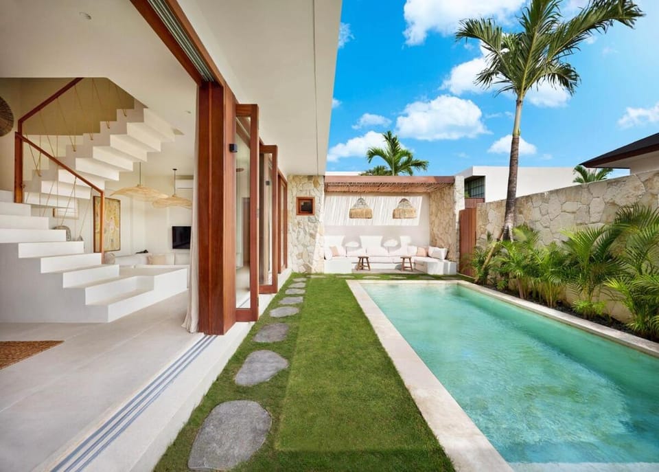 Calm Escape Villa, 600 meters from seseh beach Villa in Kediri
