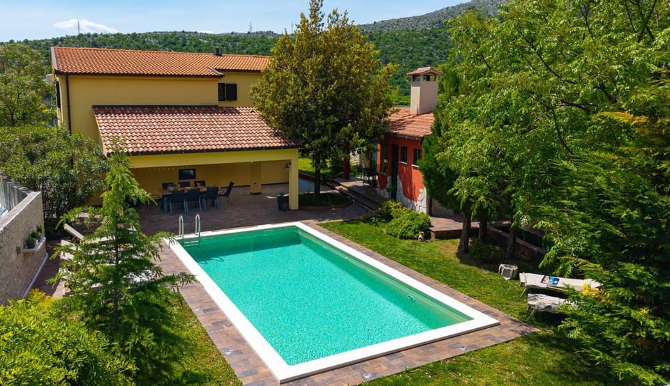 Property building, Swimming pool