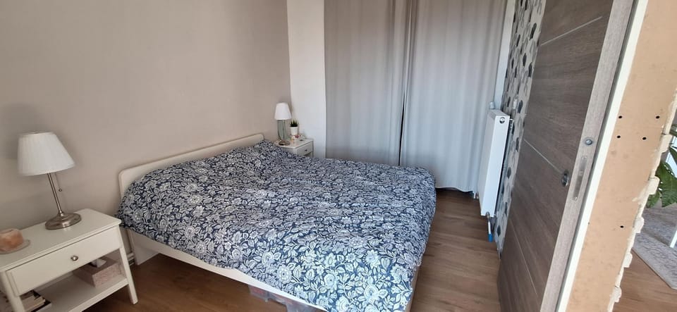 Spacieux appartement F3 avec parking, au calme, vue mer et proche plages Apartment in Mougins