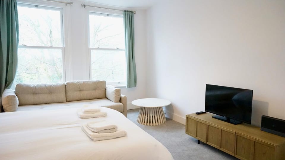 Bright 1BDR Flat between Forest Hill East Dulwich Apartment in London Borough of Southwark