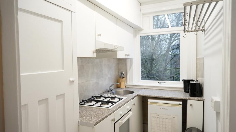 Bright 1BDR Flat between Forest Hill East Dulwich Apartment in London Borough of Southwark