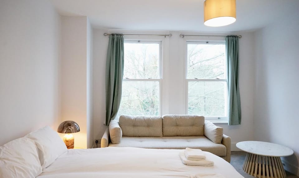 Bright 1BDR Flat between Forest Hill East Dulwich Apartment in London Borough of Southwark
