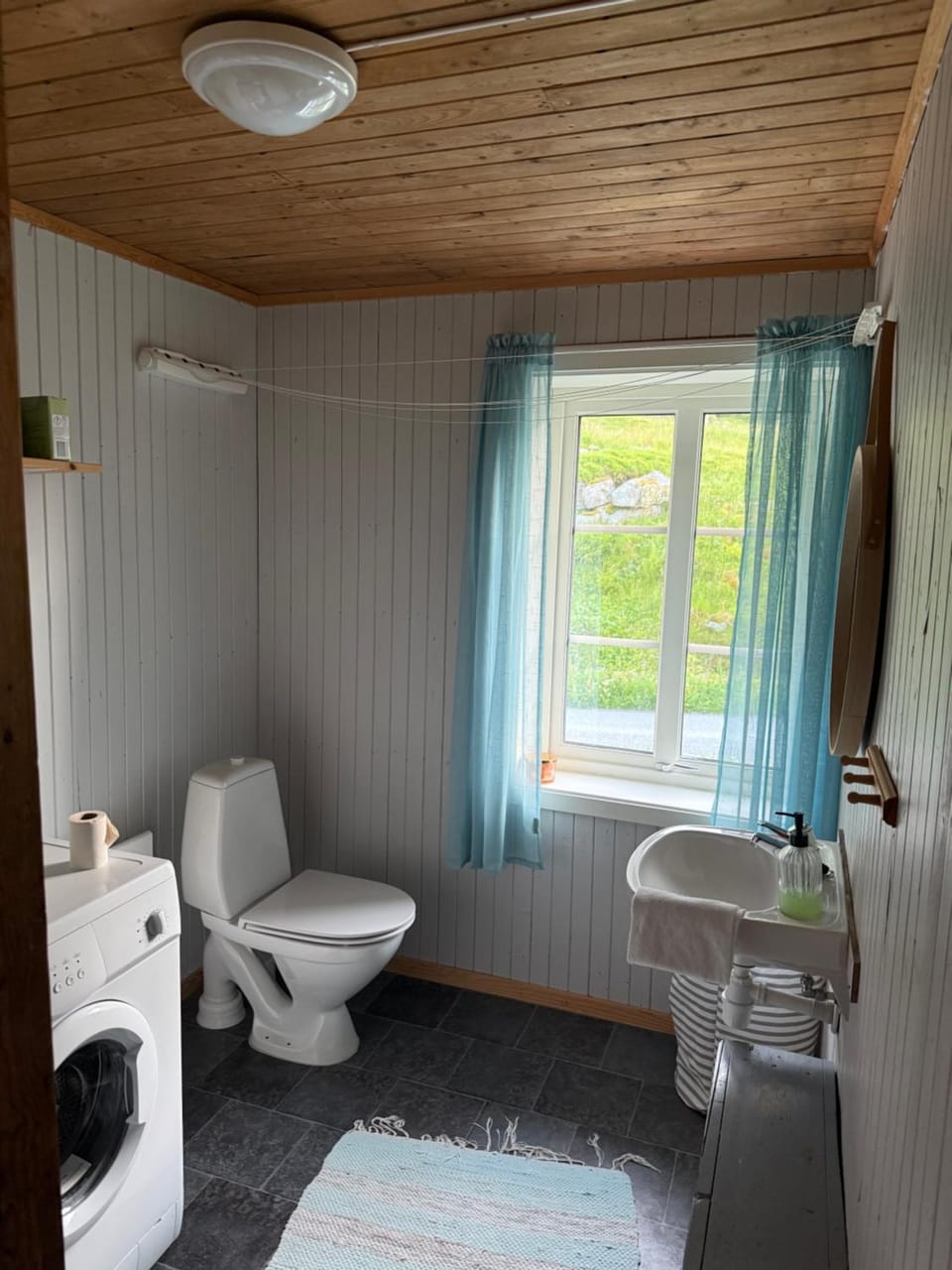 Skjellfjord cabin Cabin in Lofoten
