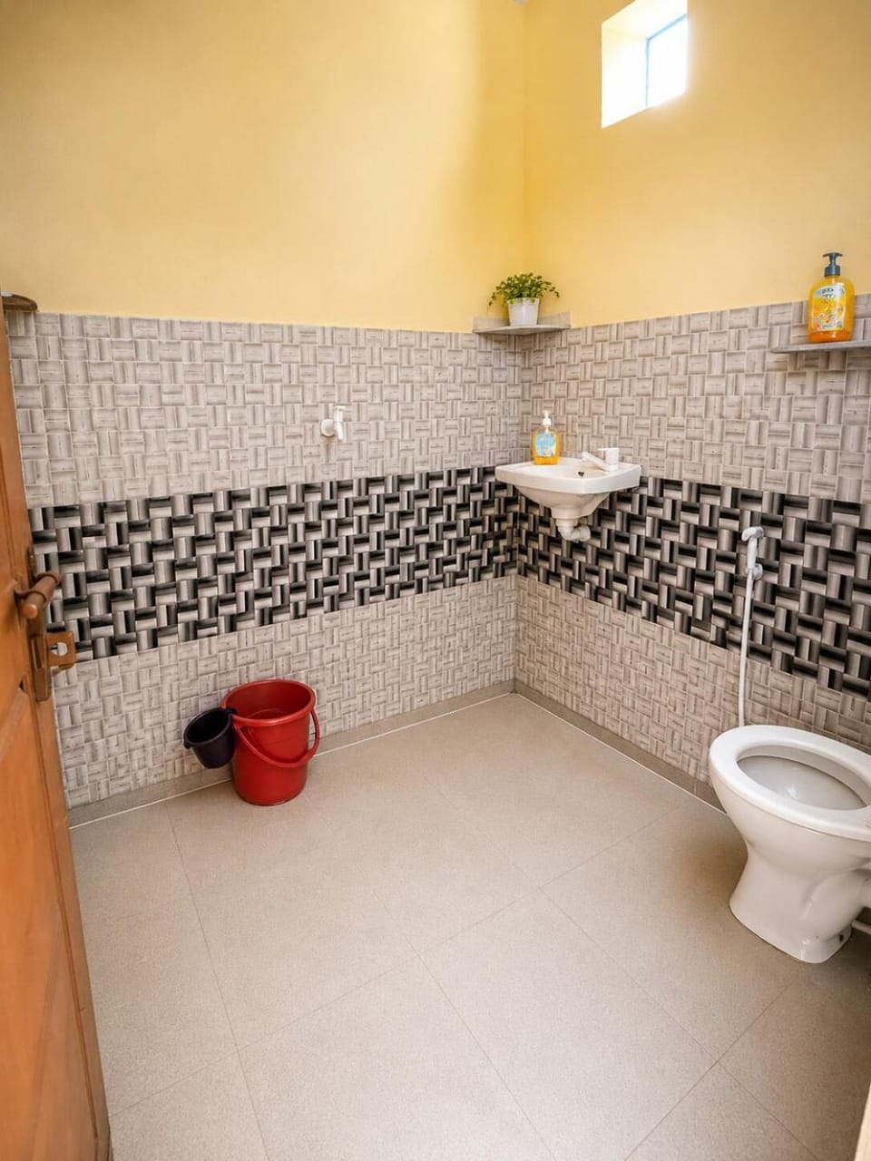 Krishna Kulam Stay - Near krishna janmbhoomi House in Uttar Pradesh