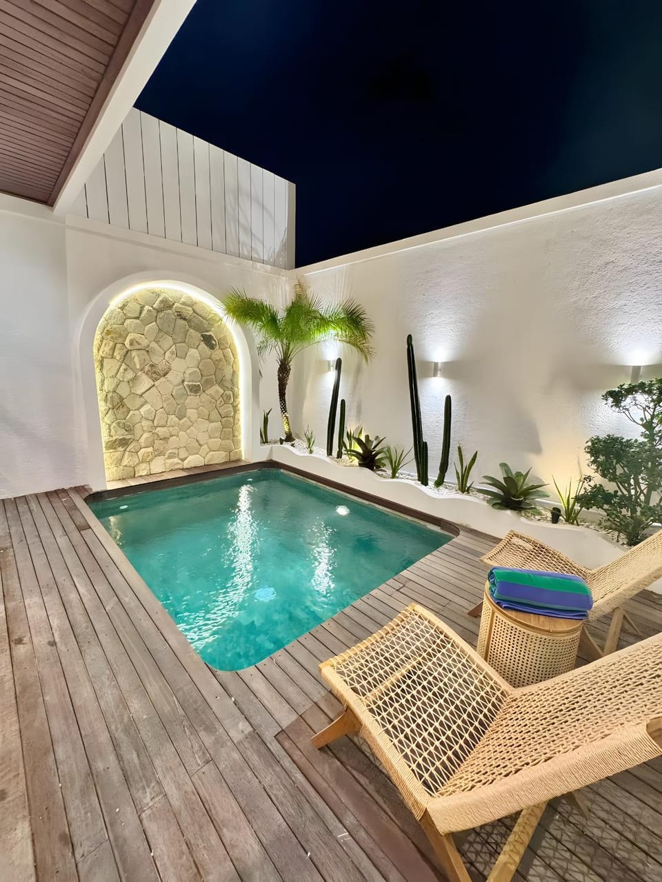 Property building, Swimming pool