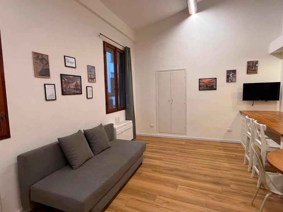 Modern loft next to Piazza del Duomo Apartment in Florence