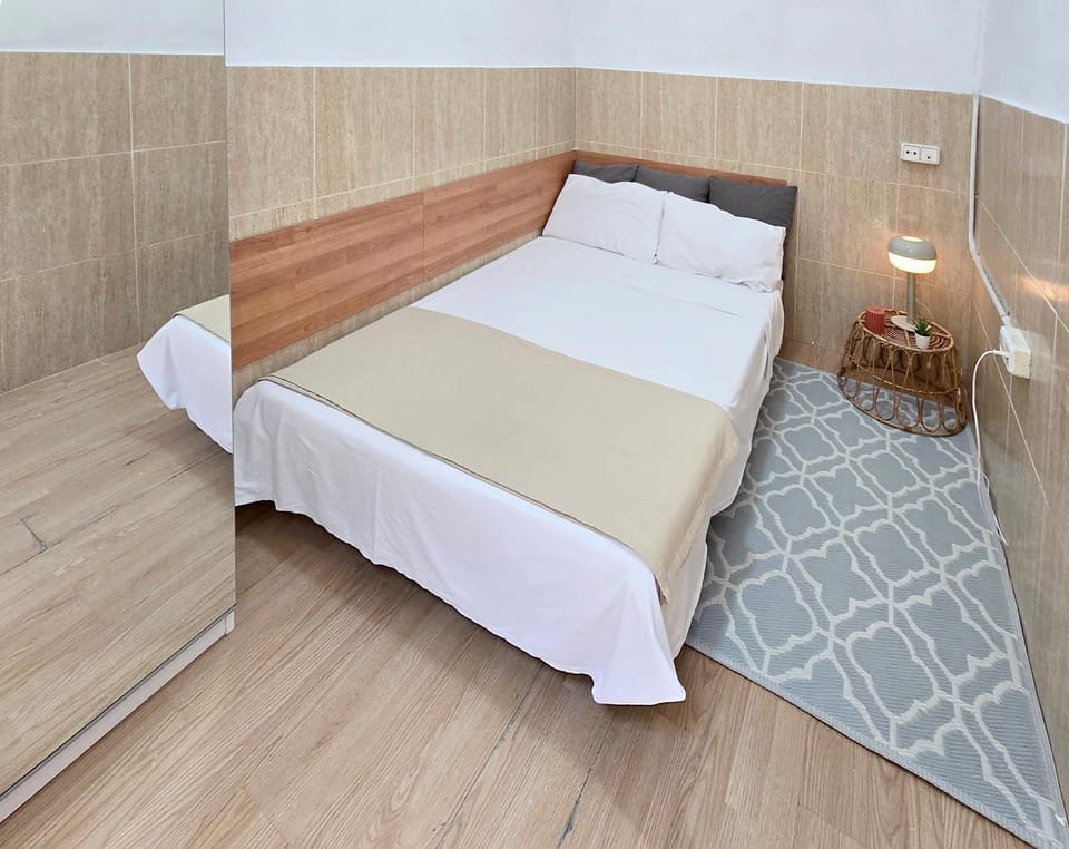Bed, Photo of the whole room, Bedroom