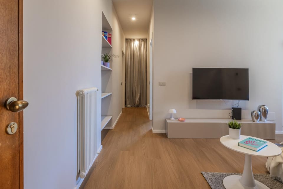 Communal lounge/ TV room, Living room, Seating area, internet