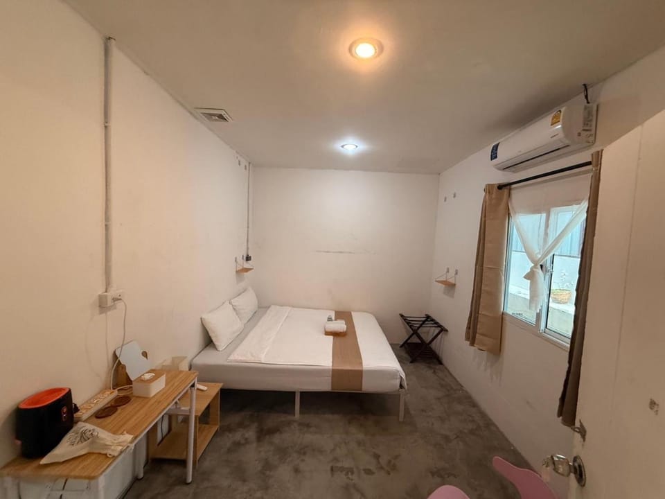 Bird Nest Hostel Apartment in Ko Tao