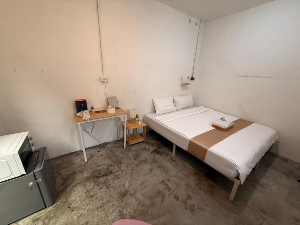 Bird Nest Hostel Apartment in Ko Tao