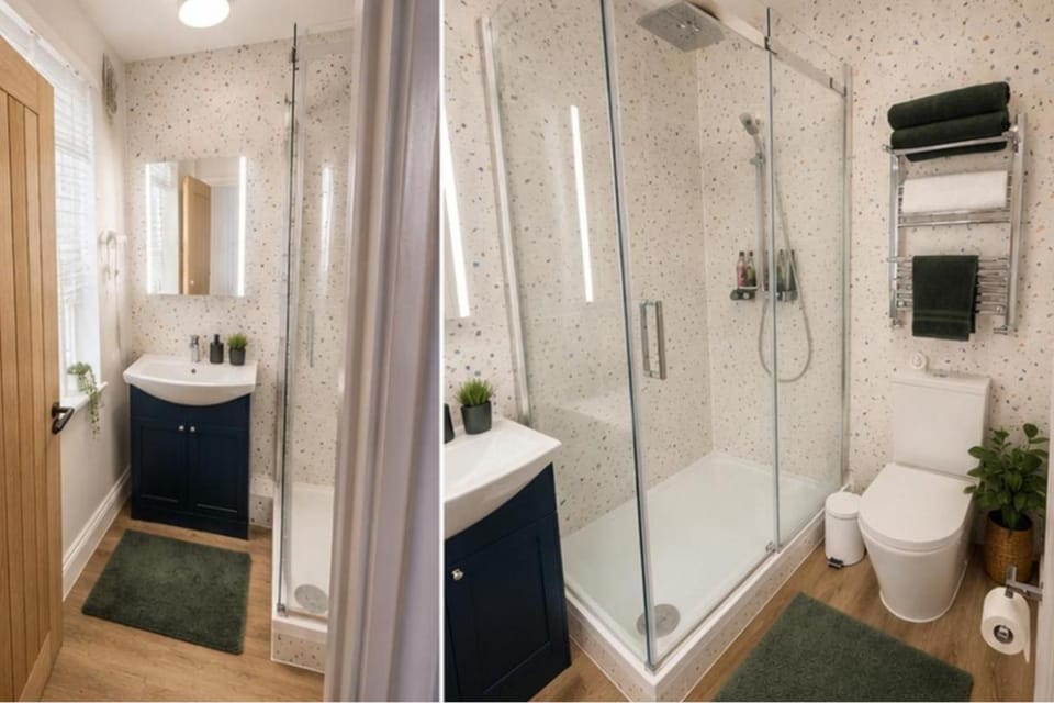 4 Bed - Sleeps 8 - Pool Table -Sea View - Parking Apartment in Swanage