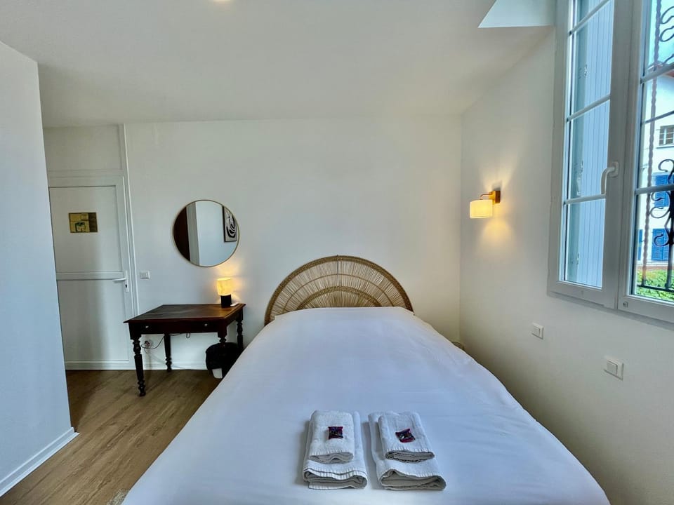Le Grand Refuge - Chambre 1 - 2 personnes Apartment in Lourdes