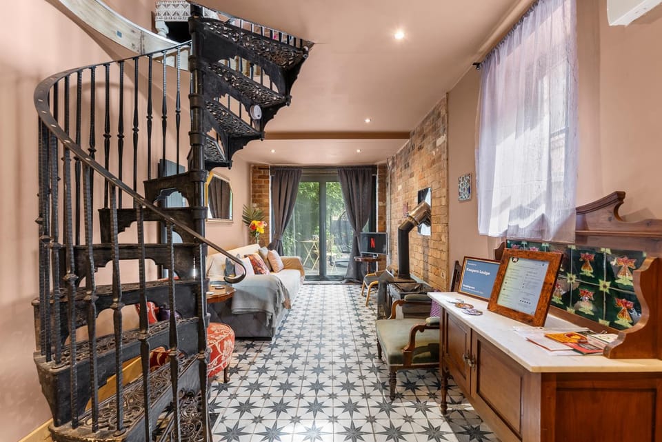 Keepers Lodge - Sleeps 4 House in Nottingham