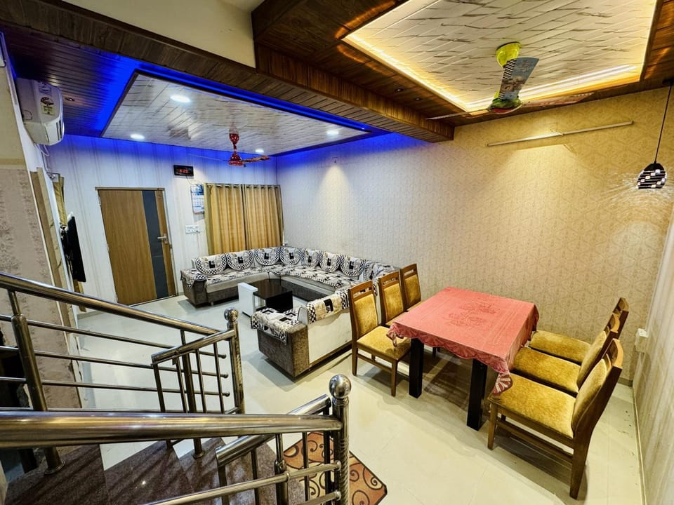 Communal lounge/ TV room, Dining area