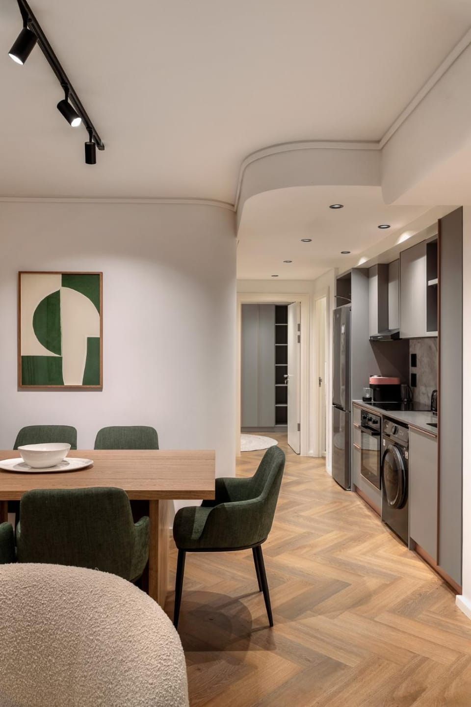 Dining area, kitchen