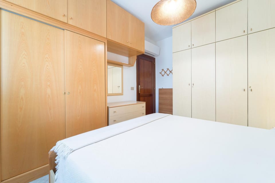 Bed, Bedroom, wardrobe