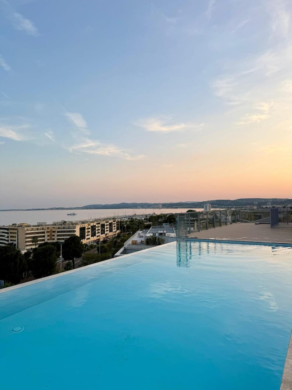 Seaside View Studio piscine rooftop Apartment in Nice