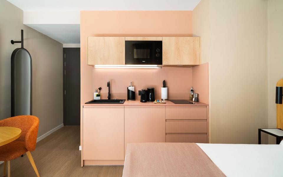 Coffee/tea facilities, Kitchen or kitchenette, Photo of the whole room