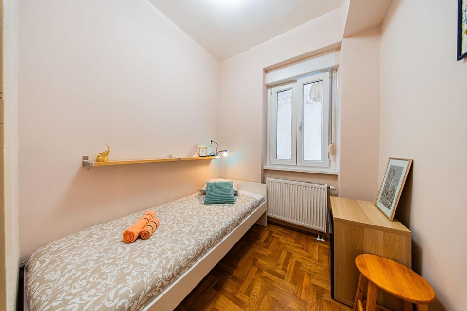 Zagreb 273 - 2 Bedroom Apartment - WiFi - Keybox entry - New - Monthly Rent - Modern Apartment in City of Zagreb