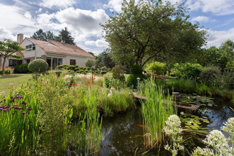 Chambres hôtes Le Champ Des Oiseaux Bed and Breakfast in Nouvelle-Aquitaine