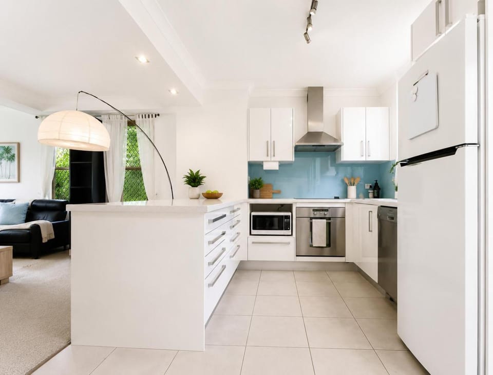 Kitchen or kitchenette, dishwasher, toaster