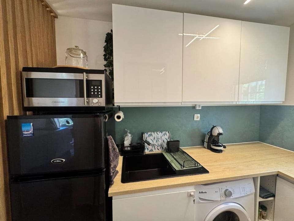L'Ibiza, beach within walking distance and air conditioning Apartment in La Seyne-sur-Mer