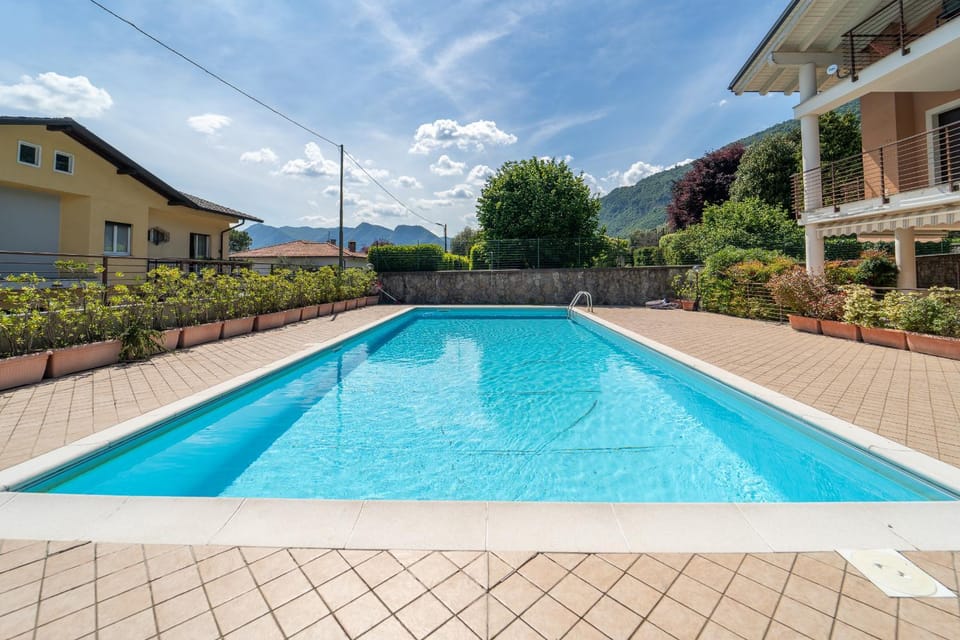 The A-LINE Lake COMO view apt B with pool & garage Apartment in Lenno