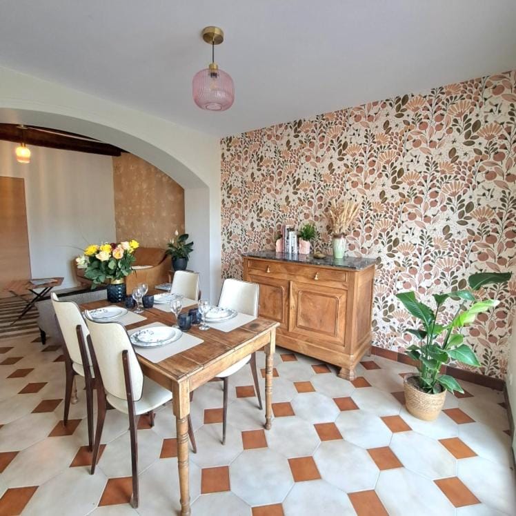 La Petite Maison de Noyen House in Pays de la Loire