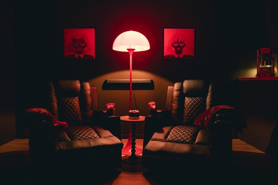Communal lounge/ TV room
